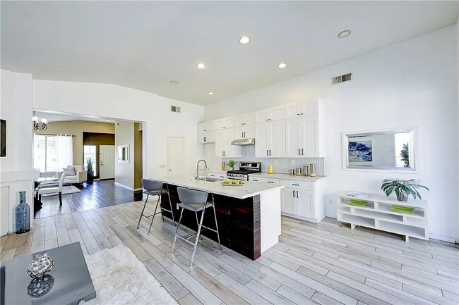 Foto del edificio - 27507 Fallbrook Ct