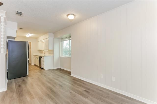 Foto del edificio - 328 Bennett Cir