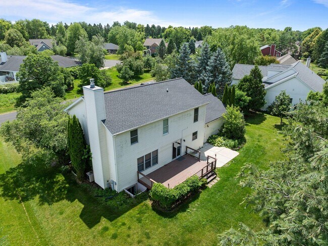 Foto del edificio - 406 Lakewood Dr