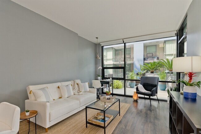 Foto del edificio - 350 11th Ave