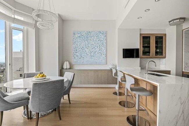 Building Photo - 3 bedroom in New York NY 10007