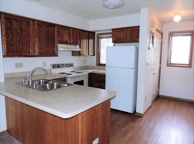Foto del edificio - $1025 | 2 Bedroom, 1 Bathroom Condo | Cat ...