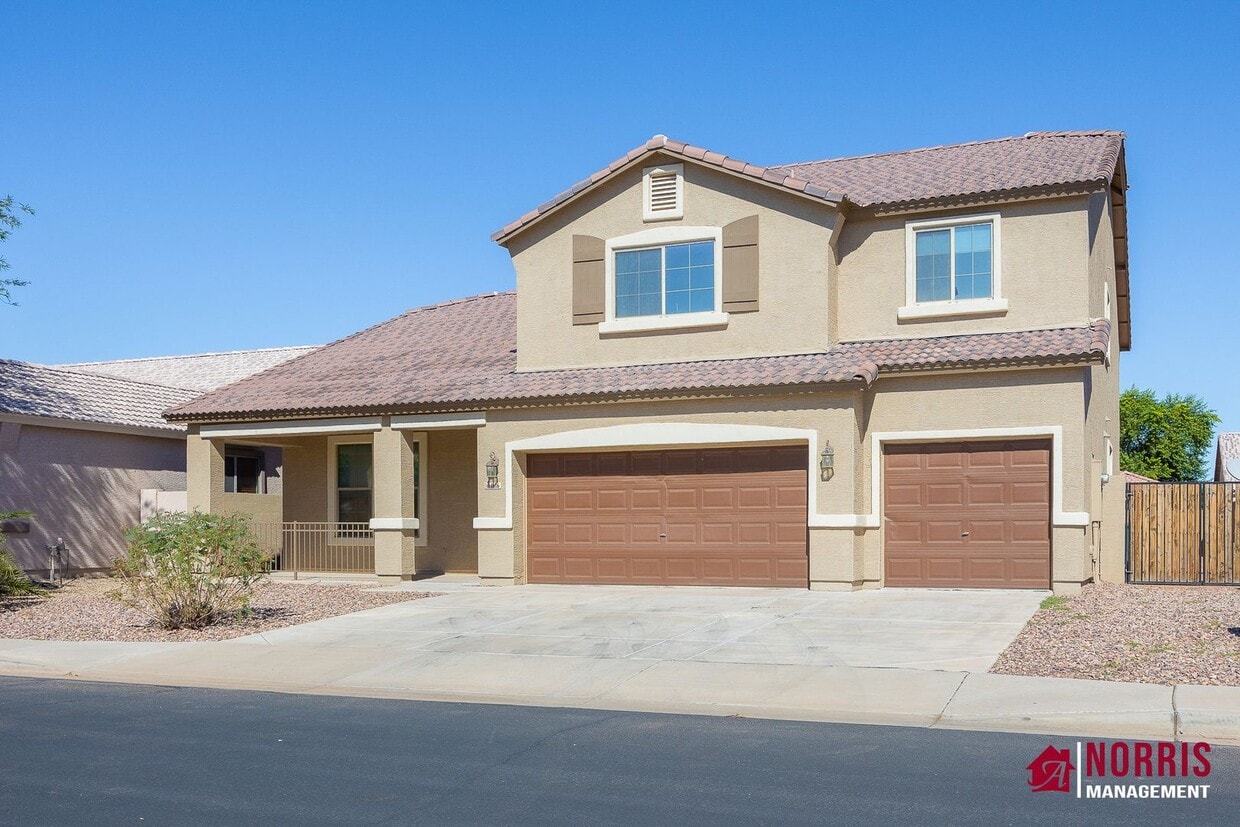 Primary Photo - Beautiful Large Home Available Now!