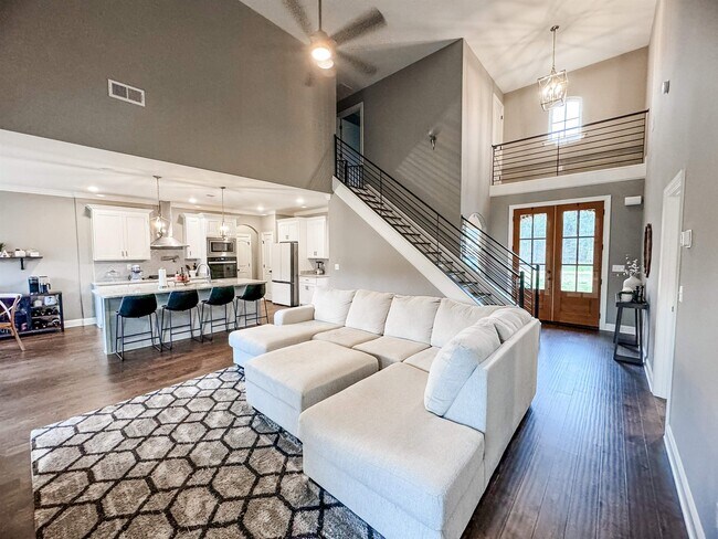 Foto del edificio - 224 Poplar Ln