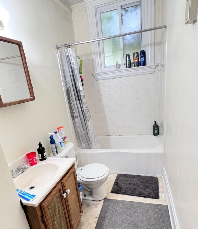 Foto del edificio - 2374 Victor St