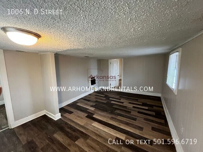 Foto del edificio - 1006 N. D Street-