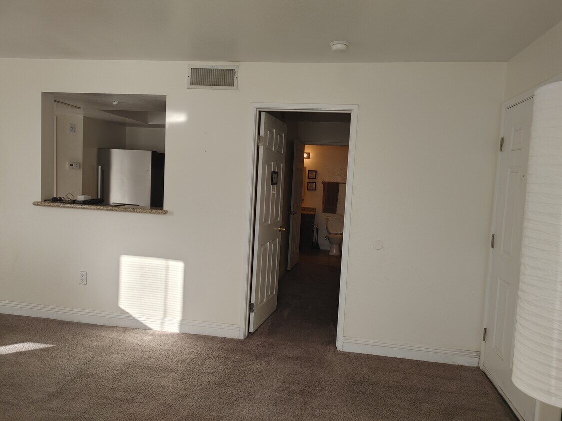 Foto del edificio - 6800 E Lake Mead Blvd