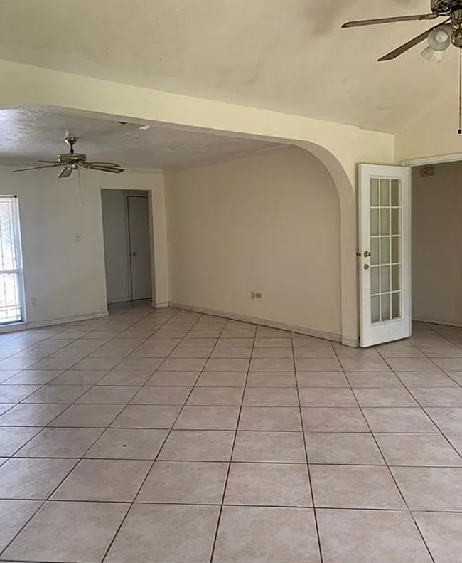 Building Photo - 11435 Newbrook Dr