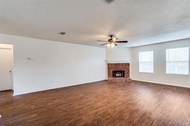 Foto del edificio - 1520 Starpoint Ln