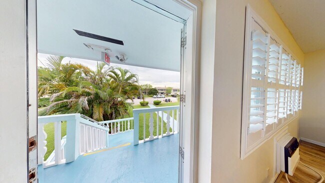 Foto del edificio - 1 BR 1.5  BEACH-THEMED ABODE- Century Vill...
