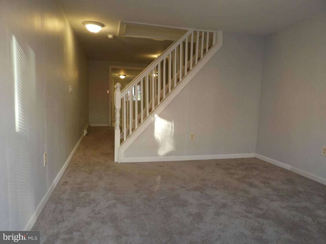 320 Ridgeway St, Gloucester City, NJ 08030 Townhome Rentals in