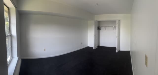 Master Bedroom with closet - 111 Hildred Dr