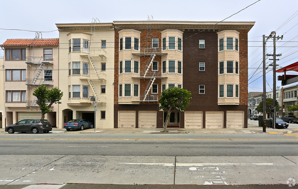 Building Photo - 5000 California St
