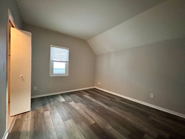 Building Photo - 1461 Leahy St