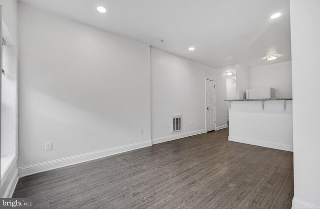 Building Photo - 3138 W Allegheny Ave