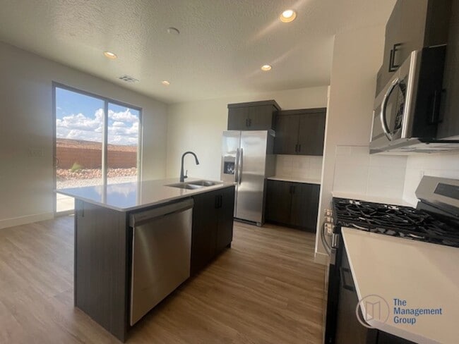 Building Photo - Brand New Desert Providence