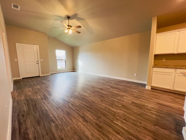 Foto del edificio - PRE-LEASING FOR JUNE! 3/2/2 located in Wolfforth