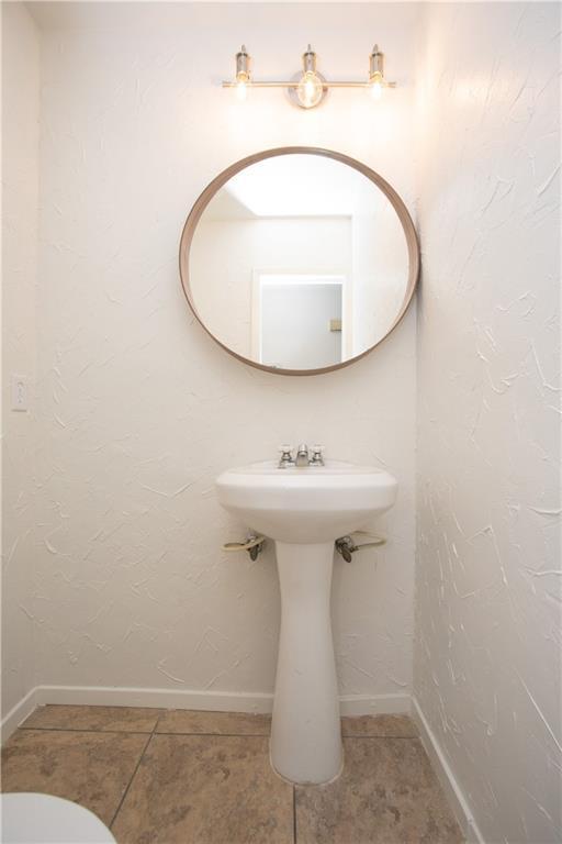 Foto del edificio - 4503 Brown Bark Pl