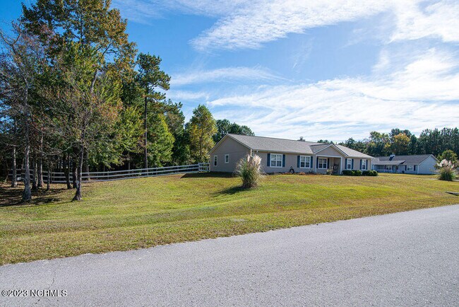 Building Photo - 201 Britton Ln