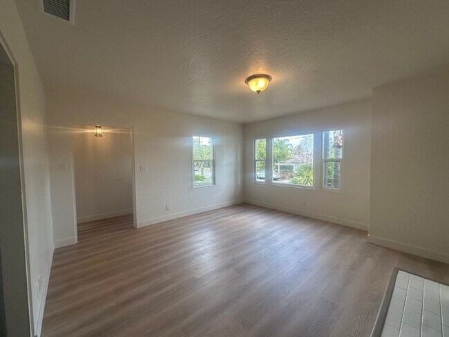 Foto del edificio - 413-413-413-412 Montgomery St