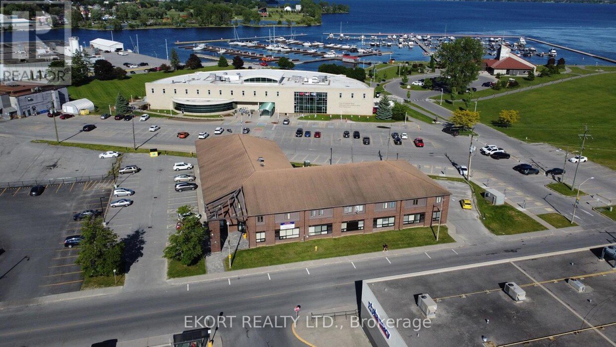 Photo principale - 5-115 Creswell Dr