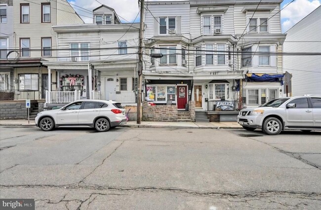 Building Photo - 312 W Mahanoy St
