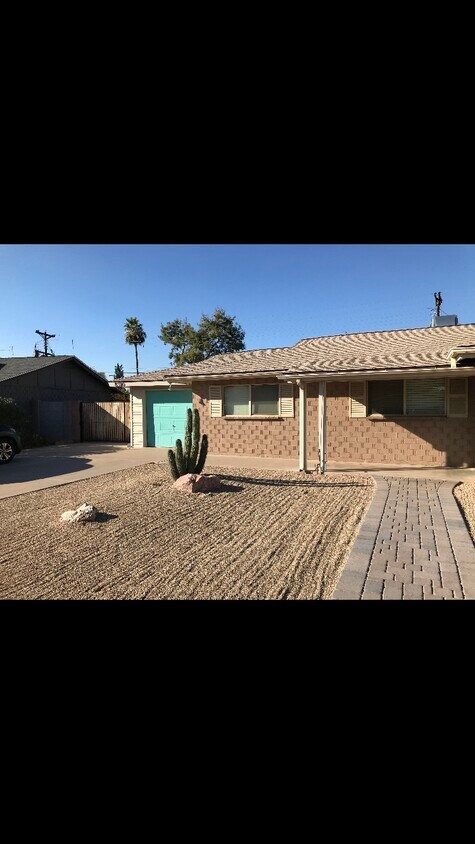 Foto del edificio - 8520 E Thornwood Dr