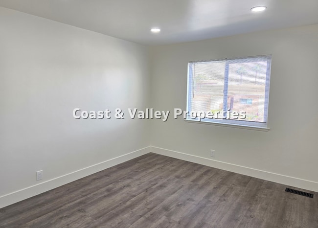 Building Photo - Beautiful North Salinas Unit for RENT!!!