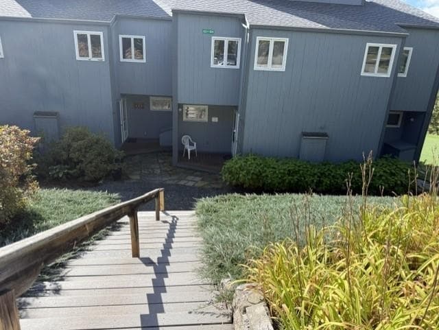 Building Photo - 103 Fairway Dr