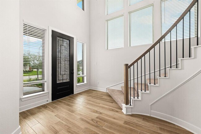 Building Photo - 801 Laguna Grn Ln