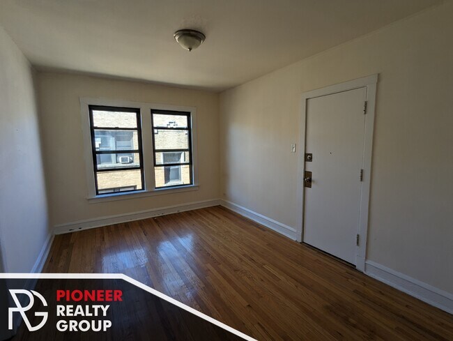 Foto del edificio - 2650 N Spaulding Ave