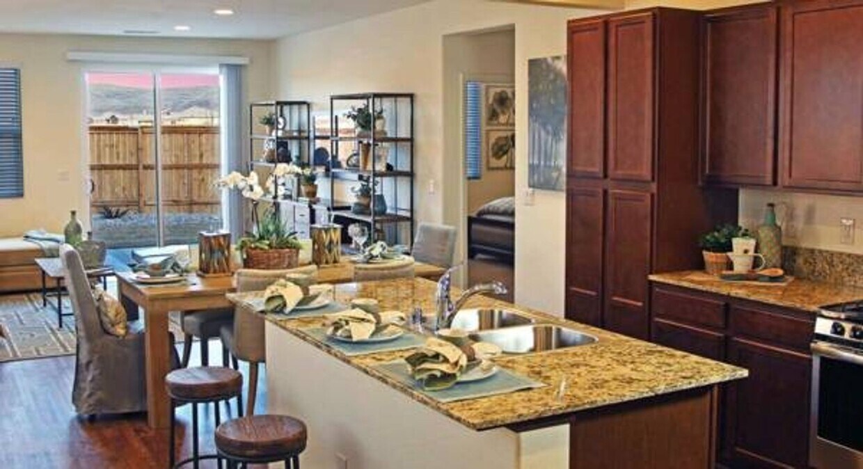 Foto principal - The Columbus - Beautiful 3 Bedroom 2 Bath ...