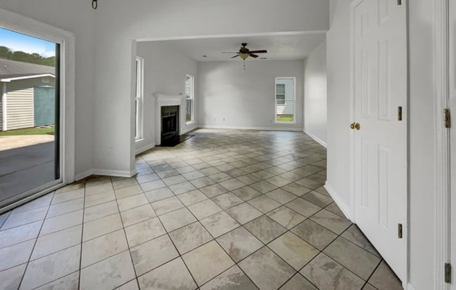 Building Photo - 122 Jasmine Ln