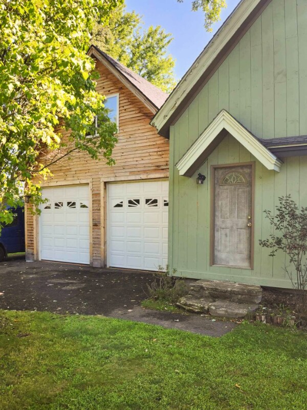Building Photo - 256 Hebron Rd