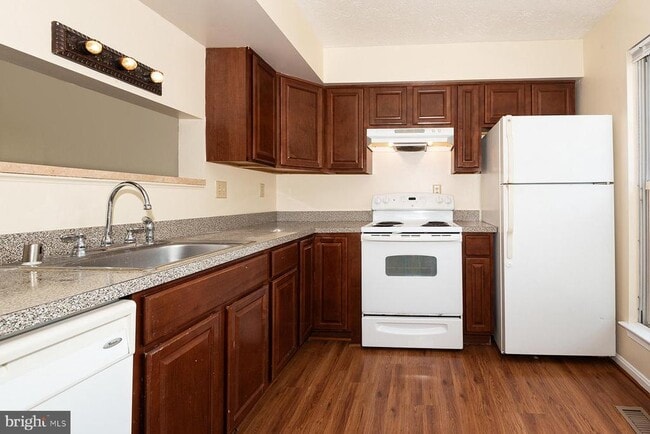 Building Photo - 2406 Rosecroft Ct