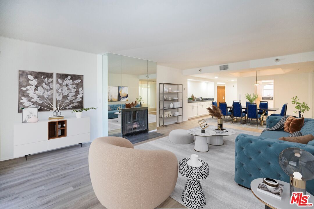 Foto principal - 410 S Barrington Ave