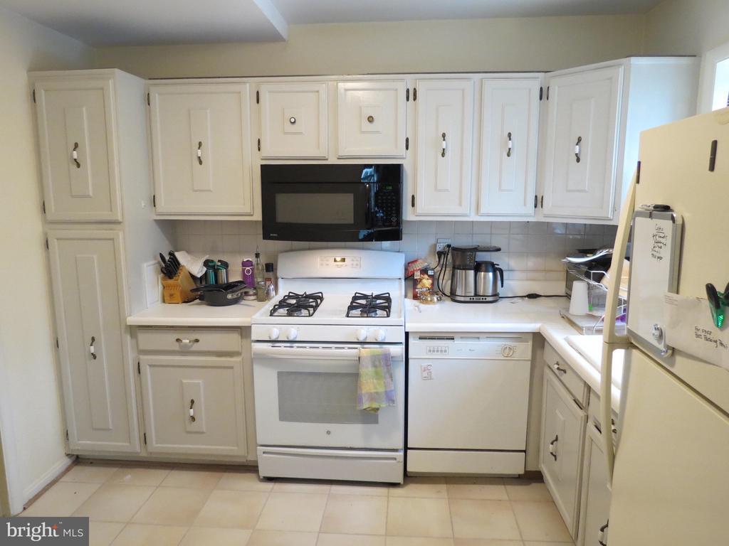 Foto principal - 5358 Pooks Hill Rd