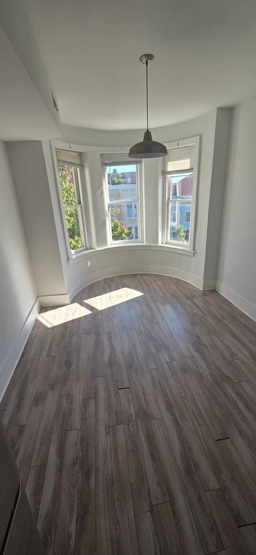 Building Photo - 134 6th St NE