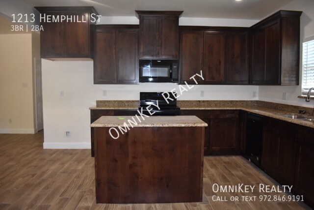 Foto del edificio - 1213 Hemphill St