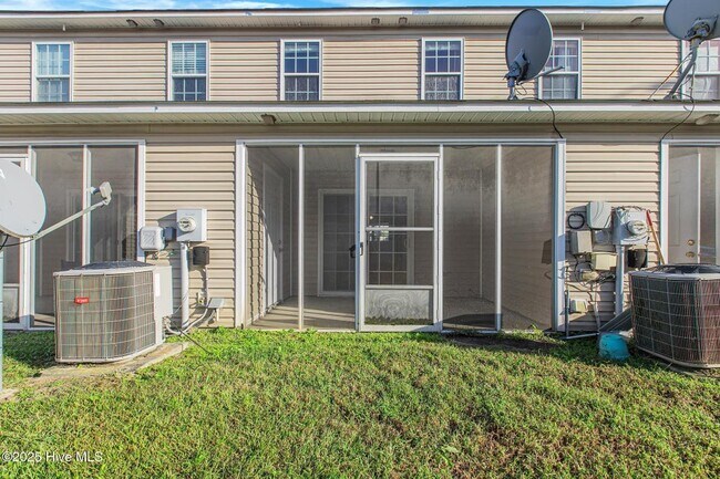 Foto del edificio - 1007 Banister Loop