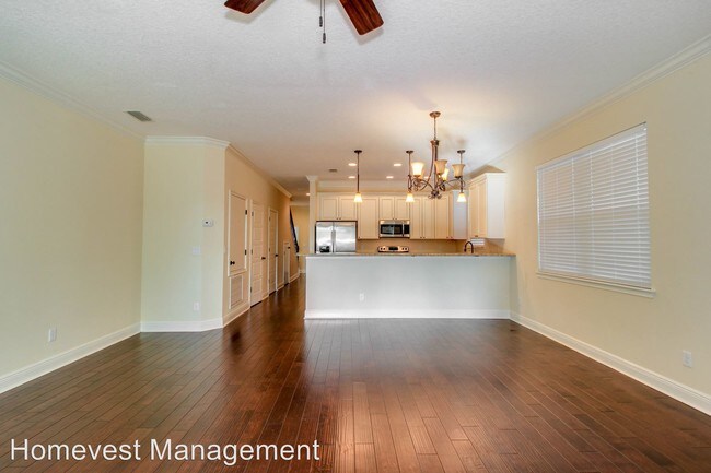 Building Photo - 3 br, 2.5 bath House - 935 Pinegrove Avenue