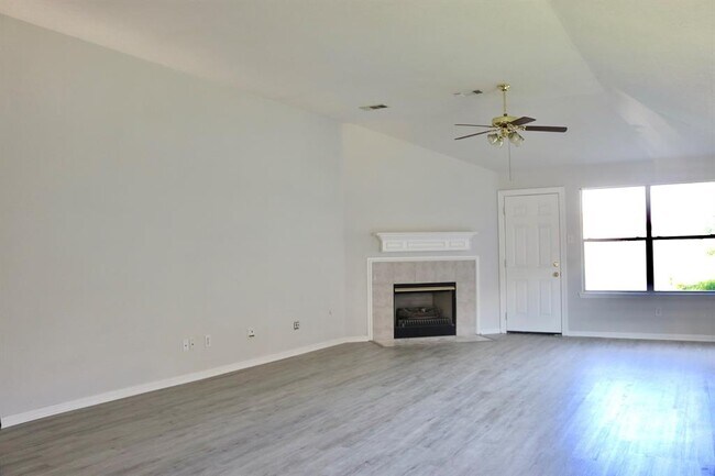 Foto del edificio - 3610 Starbridge Pointe Ln