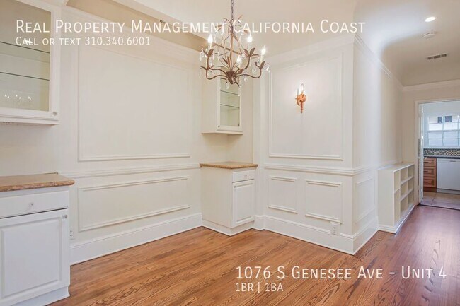 Building Photo - Gorgeous Spacious Spanish Style Upstairs A...