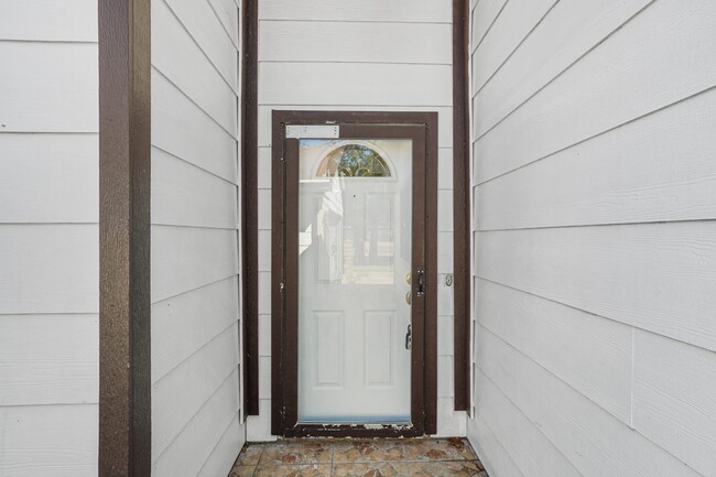 Building Photo - 3227 Boxelder Dr