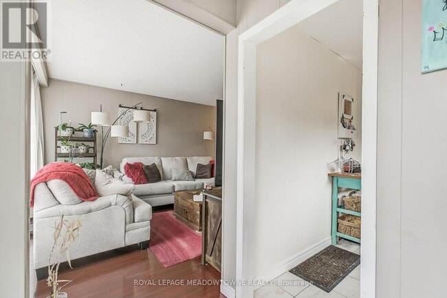 Photo du bâtiment - 562 Raphael Ave