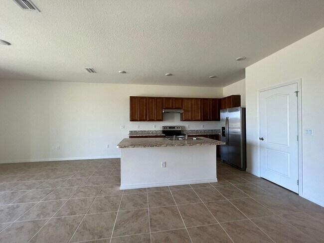 Foto del edificio - 1065 Blue Jay Dr