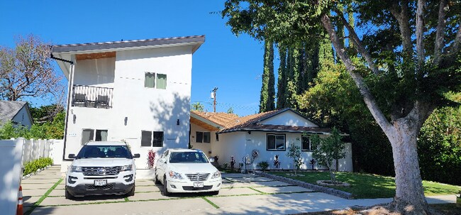 Foto del edificio - 6653 Melba Ave