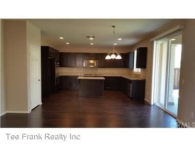 Building Photo - 46945 Peach Tree St