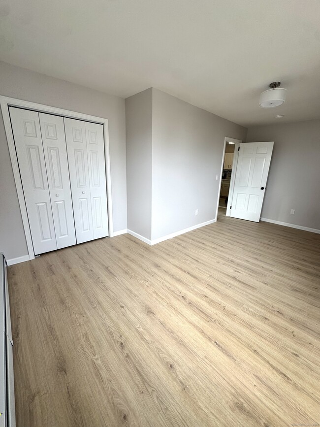 Building Photo - 24 Woodbury Ave