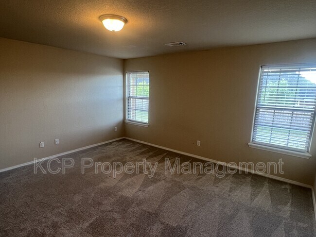 Foto del edificio - 615 Torrington Wy.